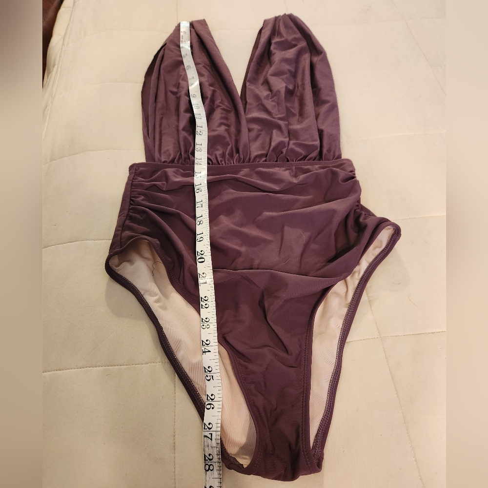 NWT Cupshe Brown One Piece Swimsuit Ruched V-Neck Size Med Vacation Resortwear - Picture 10 of 12